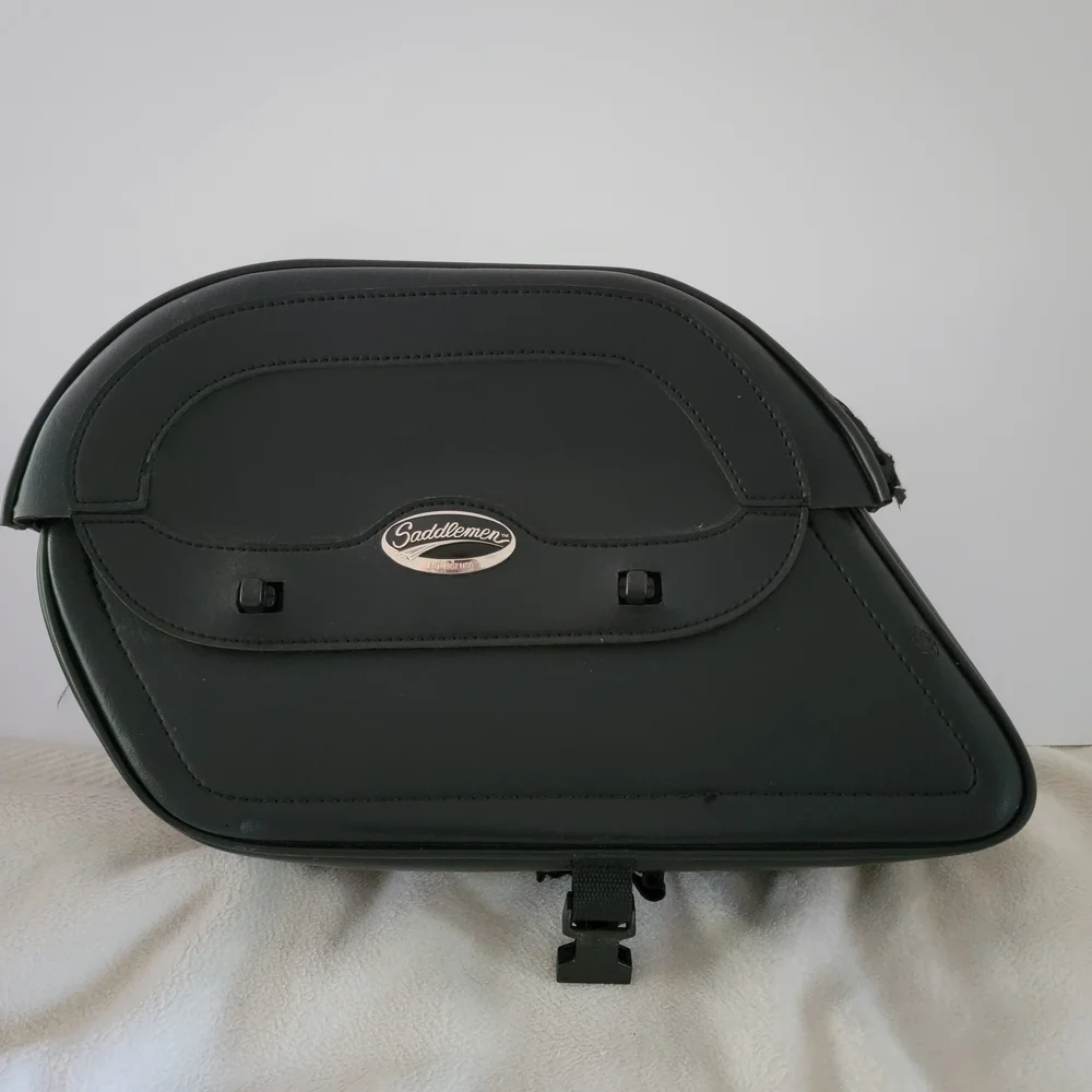 Saddlemen Small Left Side Black Motorcycle Saddlebag Slant Criusin